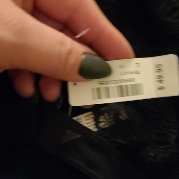 Lingerie - Picture 2 of 2